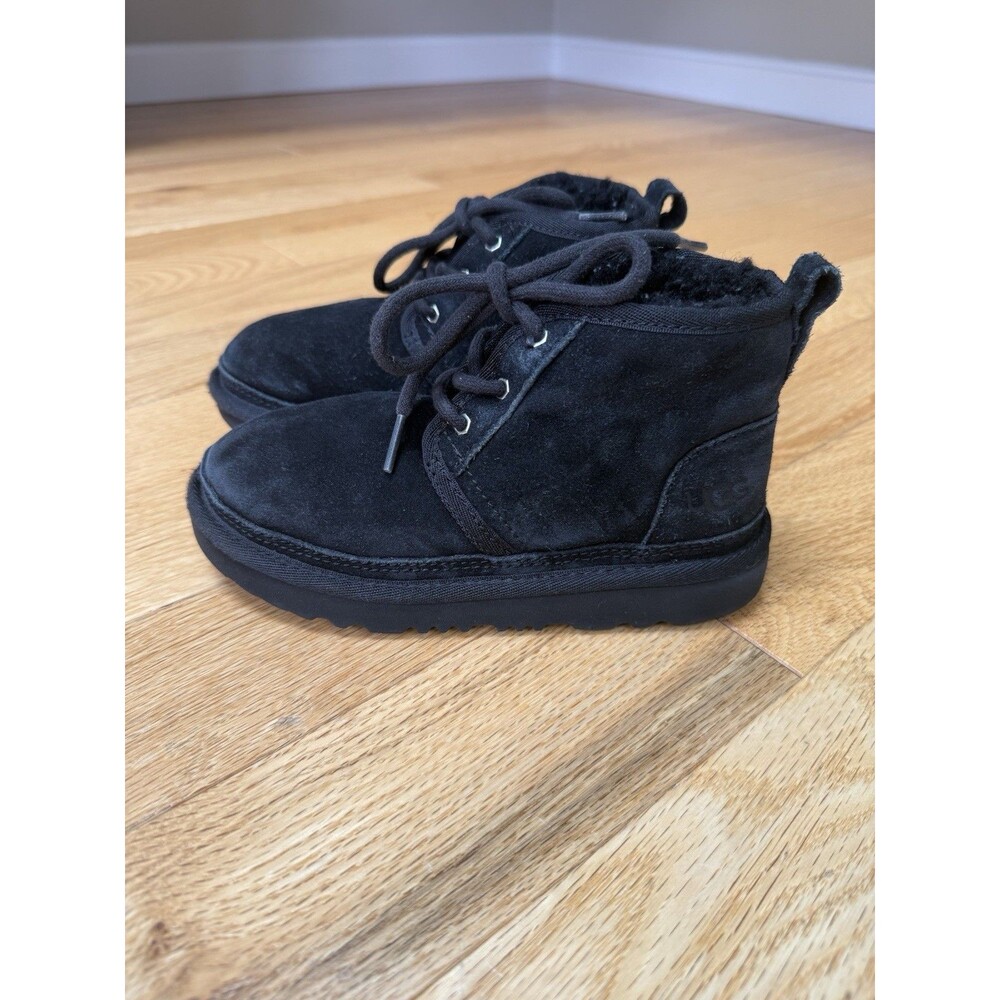 UGG Neumel II Chukka Boot for Kids Black Suede Size 13